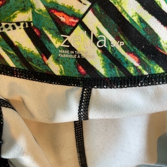 Zella Tropical Print leggings. Size small - Picture 10 of 15